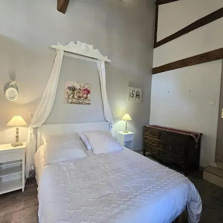 Holiday home Maison En Pierre, Animaux Ok - 6 Pers. - Fr-1-616-565 Flangeat